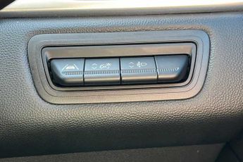 RENAULT CAPTUR 1.6 E-TECH techno SUV 5dr Petrol Hybrid Auto Euro 6 (s/s) (145 p
