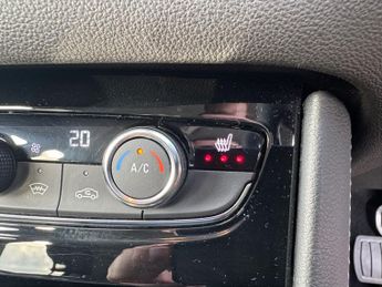 Vauxhall Grandland 1.2 Ultimate SUV 5dr Petrol Hybrid e-DCT Euro 6 (s/s) (136 ps)