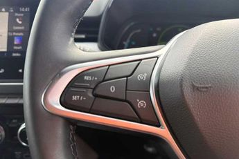 RENAULT CLIO 1.6 E-TECH Techno Hatchback 5dr Petrol Hybrid Auto Euro 6 (s/s) 