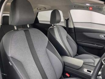 MG MG4 EV 64kWh Premium Long Range Hatchback 5dr Electric Auto (231 ps)