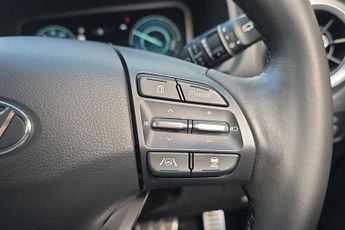 Hyundai KONA 64kWh Premium SUV 5dr Electric Auto (10.5kW Charger) (204 ps)