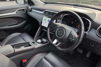 MG ZS 51.1 kWh (176 PS) Trophy 5 Door Electric SUV Automatic *** 1 Own