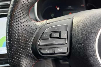 MG ZS 51.1 kWh (176 PS) Trophy 5 Door Electric SUV Automatic *** 1 Own