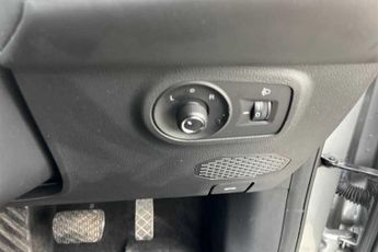 MG ZS 51.1 kWh (176 PS) Trophy 5 Door Electric SUV Automatic *** 1 Own