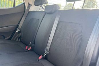 HYUNDAI i10 1.2 SE Hatchback 5dr Petrol Auto Euro 6 (87 ps)
