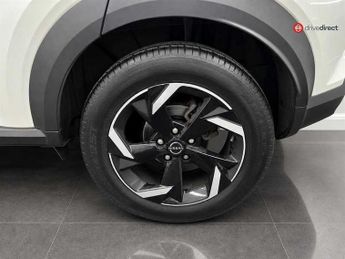 NISSAN JUKE 1.0 DIG-T N-Connecta SUV 5dr Petrol DCT Auto Euro 6 (s/s) (114 p