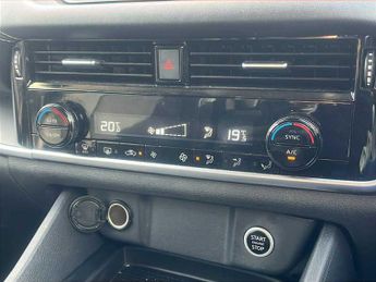 Nissan Qashqai Acenta Premium 1.3 DIG-T Hybrid XTRON Start/Stop (158ps)