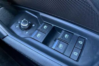 AUDI A3 1.0 TFSI 30 S line Sportback 5dr Petrol S Tronic Euro 6 (s/s) (1