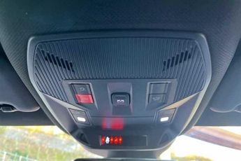 Vauxhall Astra Electric 54kWh Ultimate Hatchback 5dr Electric Auto (156 ps)
