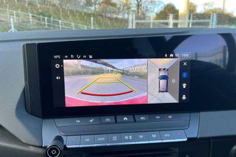 Vauxhall Astra Electric 54kWh Ultimate Hatchback 5dr Electric Auto (156 ps)