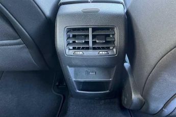 Vauxhall Astra Electric 54kWh Ultimate Hatchback 5dr Electric Auto (156 ps)