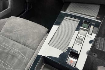 Vauxhall Astra Electric 54kWh Ultimate Hatchback 5dr Electric Auto (156 ps)