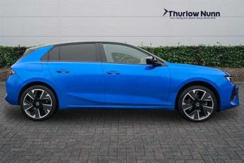 Vauxhall Astra Electric 54kWh Ultimate Hatchback 5dr Electric Auto (156 ps)