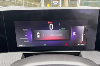 Vauxhall Astra Electric 54kWh Ultimate Hatchback 5dr Electric Auto (156 ps)