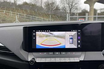 Vauxhall Astra Electric 54kWh Ultimate Hatchback 5dr Electric Auto (156 ps)