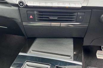 Vauxhall Astra Electric 54kWh Ultimate Hatchback 5dr Electric Auto (156 ps)