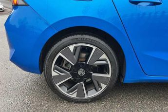 Vauxhall Astra Electric 54kWh Ultimate Hatchback 5dr Electric Auto (156 ps)