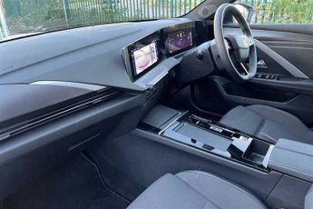 Vauxhall Astra Electric 54kWh GS Sports Tourer 5dr Electric Auto (156 ps)