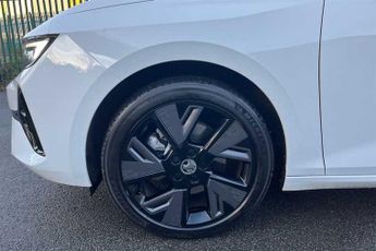 Vauxhall Astra Electric 54kWh GS Sports Tourer 5dr Electric Auto (156 ps)