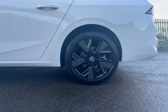 Vauxhall Astra Electric 54kWh GS Sports Tourer 5dr Electric Auto (156 ps)