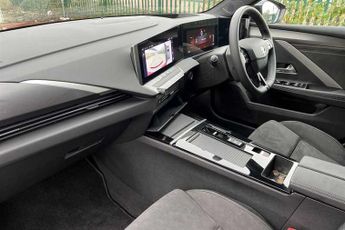 Vauxhall Astra Electric 54 kWh (156 PS) Ultimate 5 Door Electric Sports Tourer Automatic