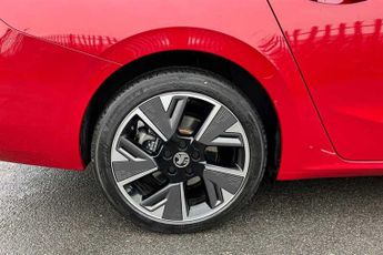 Vauxhall Astra Electric 54 kWh (156 PS) Ultimate 5 Door Electric Sports Tourer Automatic