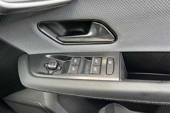 Vauxhall Grandland Electric 73kWh GS SUV 5dr Electric Auto (213 ps)