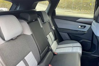 Vauxhall Grandland Electric 73kWh GS SUV 5dr Electric Auto (213 ps)