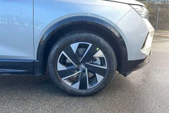 Vauxhall Grandland Electric 73kWh GS SUV 5dr Electric Auto (213 ps)