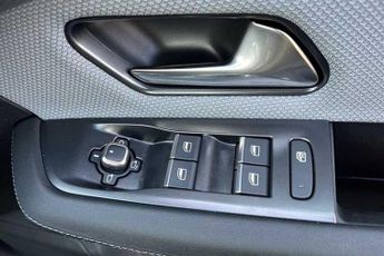 Vauxhall Grandland Electric 73kWh GS SUV 5dr Electric Auto (213 ps)