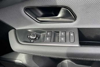 Vauxhall Grandland Electric 73kWh Ultimate SUV 5dr Electric Auto (213 ps)