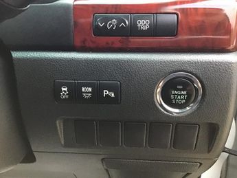 Toyota Vellfire TOYOTA VELLFIRE Z AUTO WHITE 2.4L 7SEAT ULEZ 10-60 FRESH IMPORT 