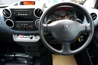 Peugeot Partner E-HDI TEPEE S Automatic Disabled Wheelchair Passenger Upfront WA