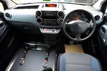 Peugeot Partner E-HDI TEPEE S Automatic Disabled Wheelchair Passenger Upfront WA