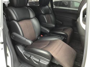 Nissan Elgrand NISSAN ELGRAND HIGHWAYSTAR 4X4 AUTO 3.5, ULEZ, 10-60, 7 SEAT, FR