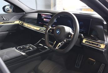 BMW i7 XDRIVE60 M SPORT PRO