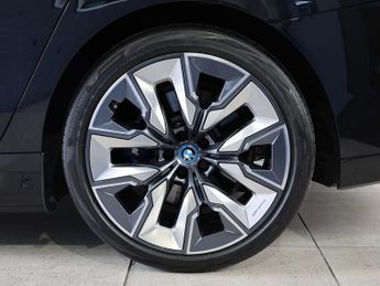 BMW i7 XDRIVE60 M SPORT PRO