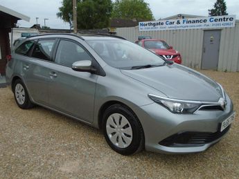 Toyota Auris 1.4 D-4D Active Touring Sports 5dr Diesel Manual Euro 6 (s/s) (9