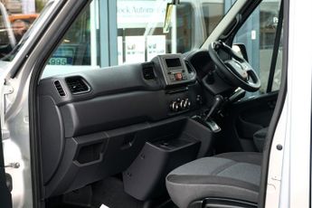 Renault Master SL28 BUSINESS ENERGY DCI Automatic Disabled Wheelchair Accessibl