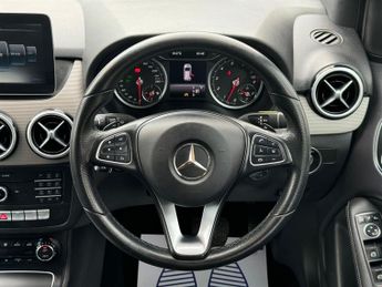 Mercedes B180 MERCEDES-BENZ B180 BLUE EFF SPORT 1.6L PETROL AUTO 16-66 WHITE U