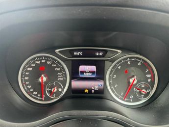 Mercedes B180 MERCEDES-BENZ B180 BLUE EFF SPORT 1.6L PETROL AUTO 16-66 WHITE U