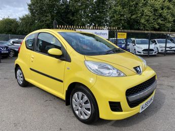 Peugeot 107 1.0 12V Urban Hatchback 3dr Petrol 2 Tronic Euro 4 (68 ps)