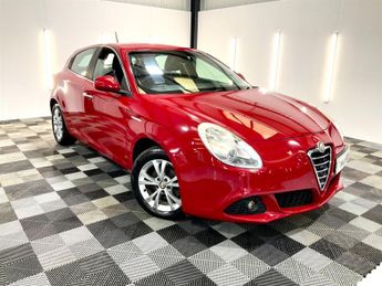 Alfa Romeo Giulietta 1.6 JTDM-2 Lusso Hatchback 5dr Diesel Manual Euro 5 (s/s) (105 b