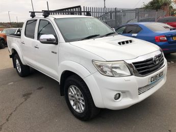 Toyota Hi Lux INVINCIBLE 4X4 D-4D DCB