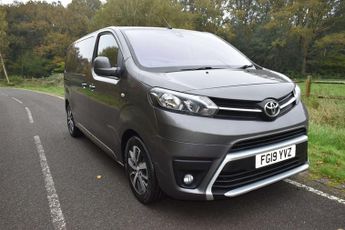 Toyota Verso 2.0D Family Medium MPV Auto MWB Euro 6 (s/s) 5dr (8 Seat)