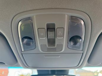 Kia Niro Kia Niro 64kWh 4+ Auto 5dr