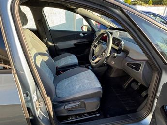 Volkswagen ID.3 Pure Performance 45kWh Life Hatchback 5dr Electric Auto (150 ps)