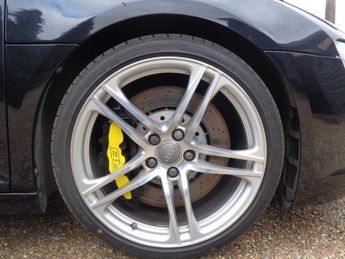 Audi R8 4.2 FSI V8 Coupe 2dr Petrol R Tronic quattro Euro 4 (420 ps)