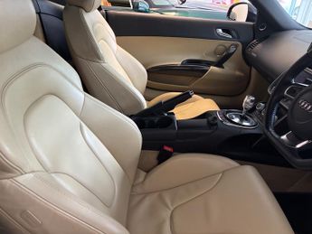 Audi R8 4.2 FSI V8 Coupe 2dr Petrol R Tronic quattro Euro 4 (420 ps)