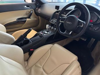 Audi R8 4.2 FSI V8 Coupe 2dr Petrol R Tronic quattro Euro 4 (420 ps)